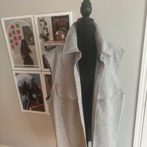 H&M stylish sleeveless shirt jacket